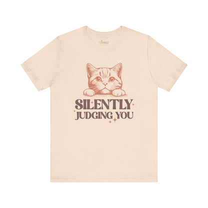 Ich Verurteile Dich Lautlos – Unisex T-Shirt mit Grafik