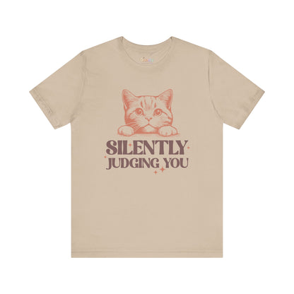 Ich Verurteile Dich Lautlos – Unisex T-Shirt mit Grafik