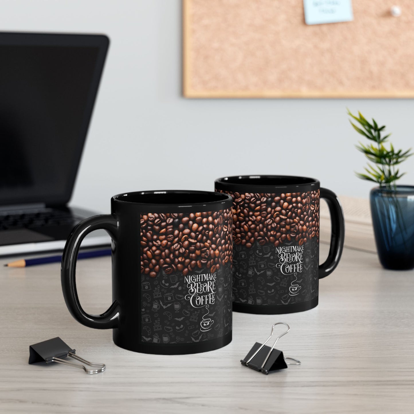 Nightmare Before Coffee - Beidseitig bedruckte schwarze Tasse (325ml/440ml)