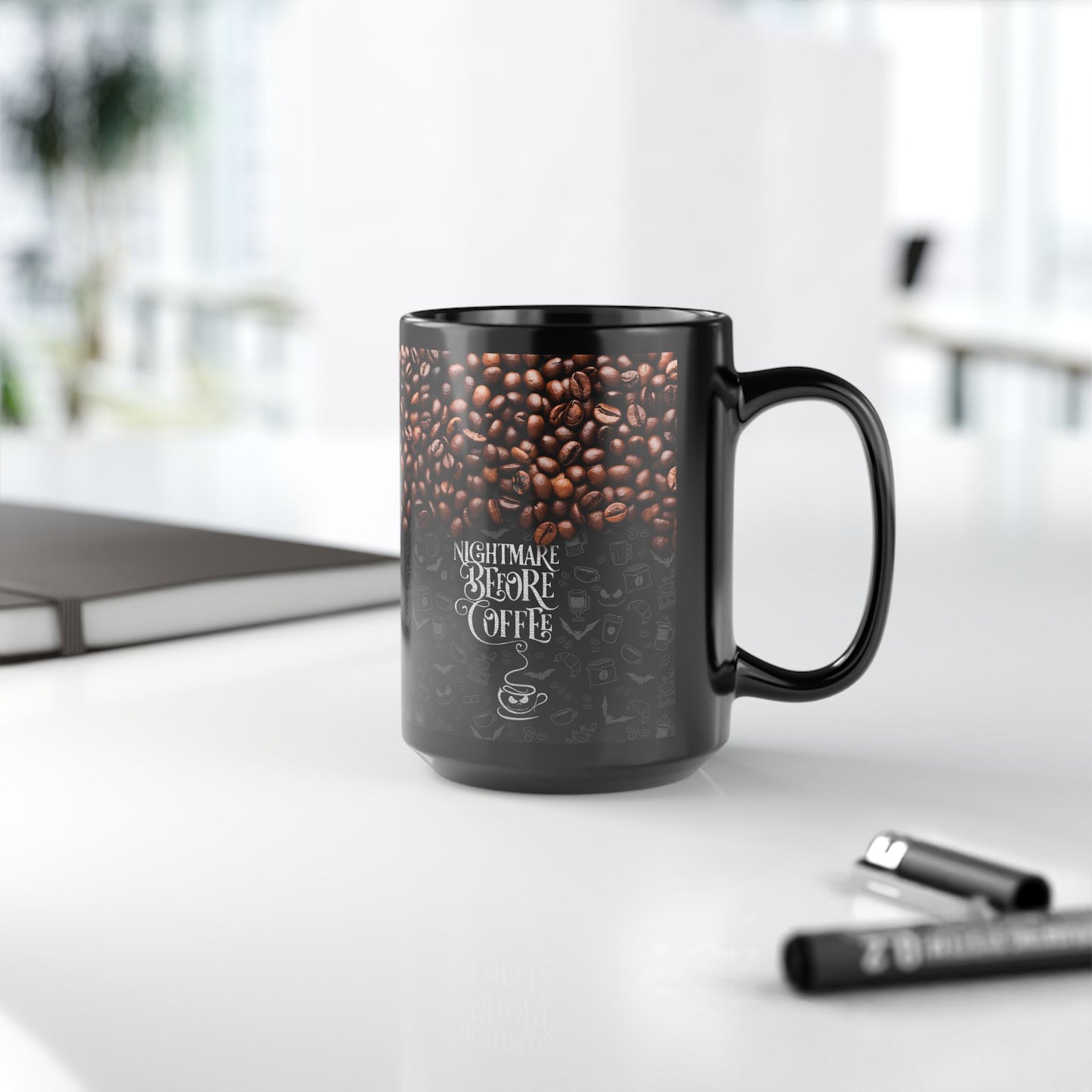 Nightmare Before Coffee - Beidseitig bedruckte schwarze Tasse (325ml/440ml)