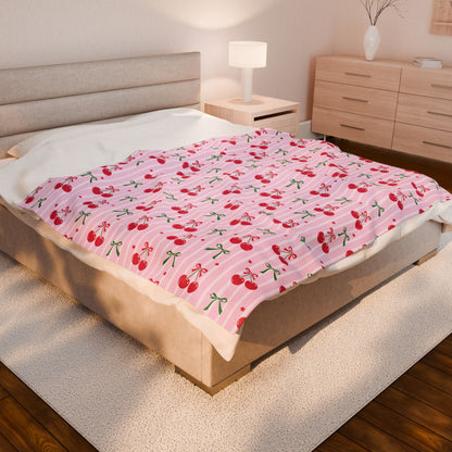 Samtdecke mit Kirschen, Schleifen und Streifen