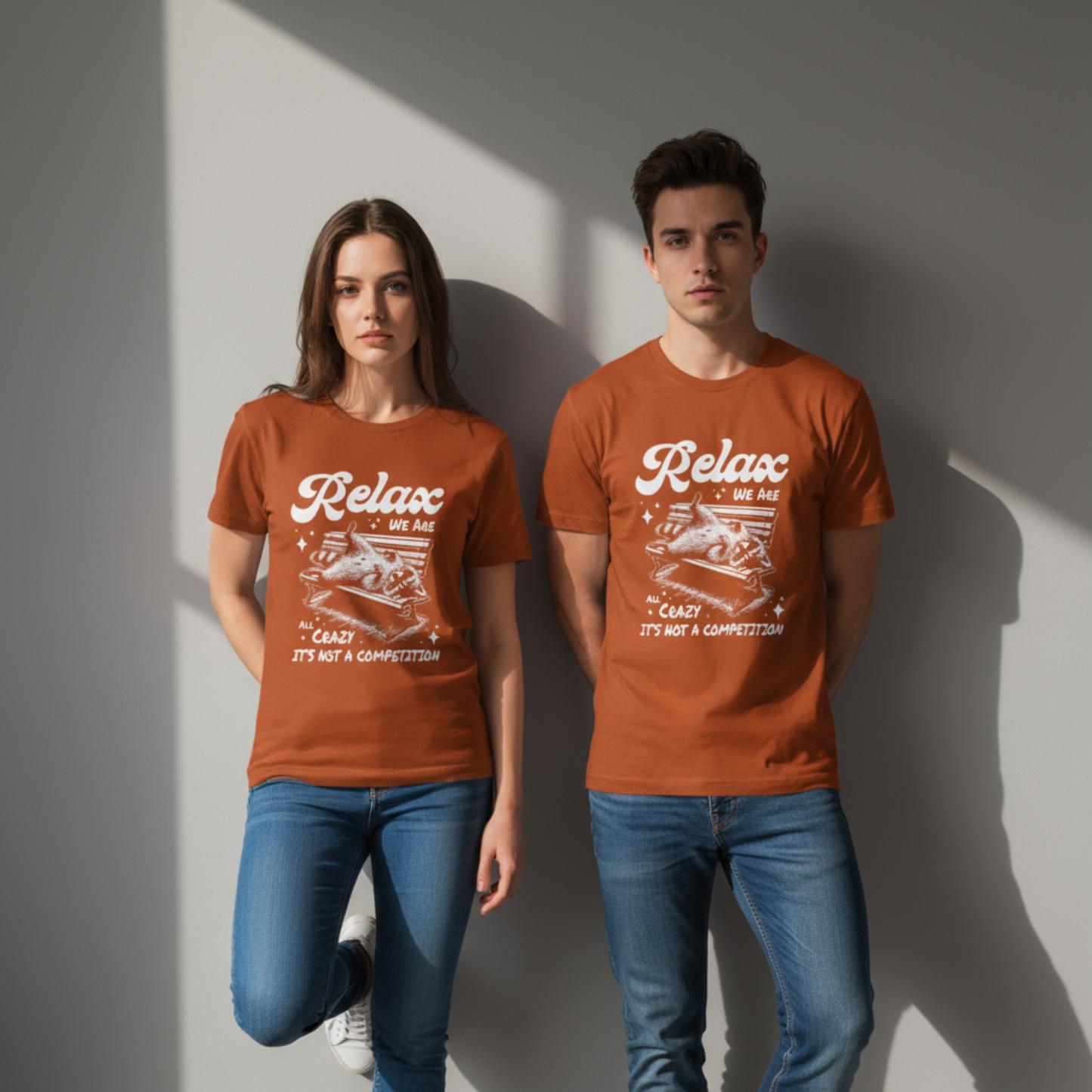 Entspann dich, wir sind alle verrückt – Es ist kein Wettbewerb Unisex Grafik-T-Shirt