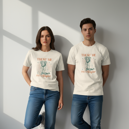 Vertrau mir, ich bin ein Hundtor – Unisex Grafik T-Shirt