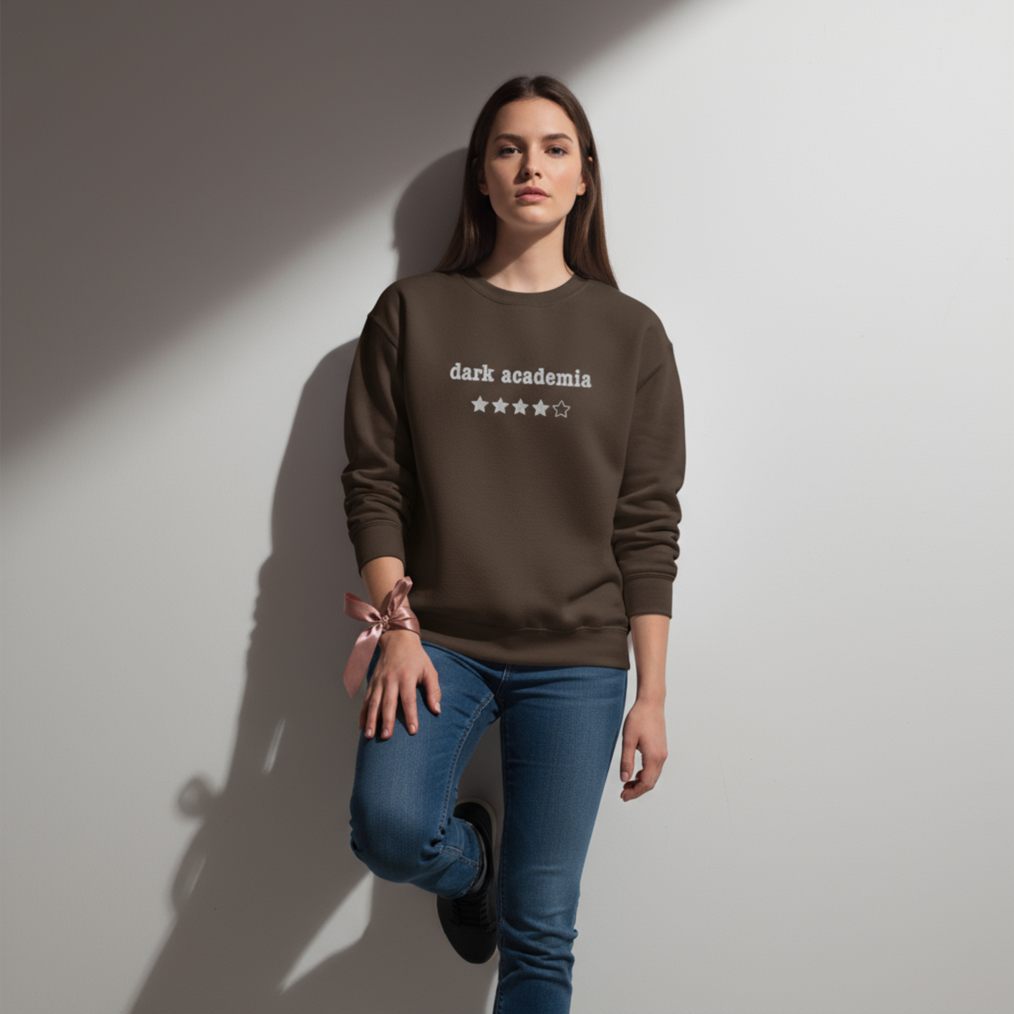 Dunkel-Akademisch besticktes Rundhals-Sweatshirt – 4 Sterne