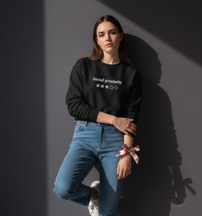 Besticktes Rundhalsshirt „Zwangsnähe“ – 3 Sterne