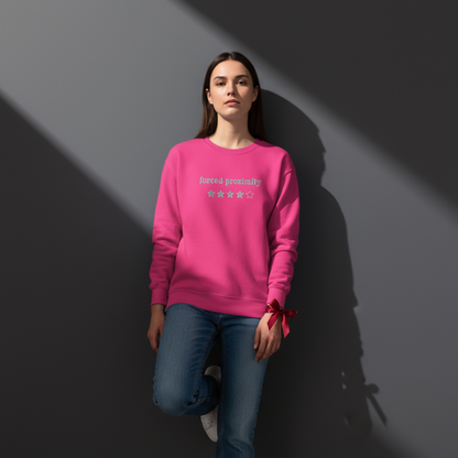 Besticktes Rundhalsshirt „Zwangsnähe“ – 4 Sterne
