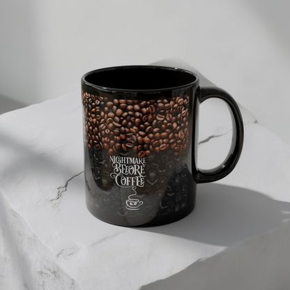 Nightmare Before Coffee - Beidseitig bedruckte schwarze Tasse (325ml/440ml)