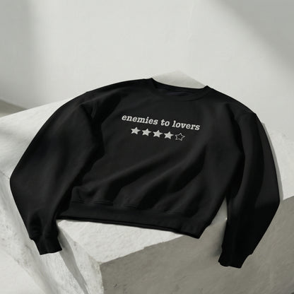 Besticktes Sweatshirt „Enemies to Lovers“ – 4 Sterne