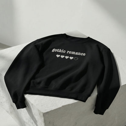 Gothic Romance – Besticktes Rundhals-Sweatshirt – 4 Herzen