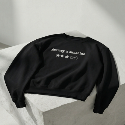 Besticktes Rundhals-Sweatshirt „Griesgram x Sonnenschein“ – 3 Sterne